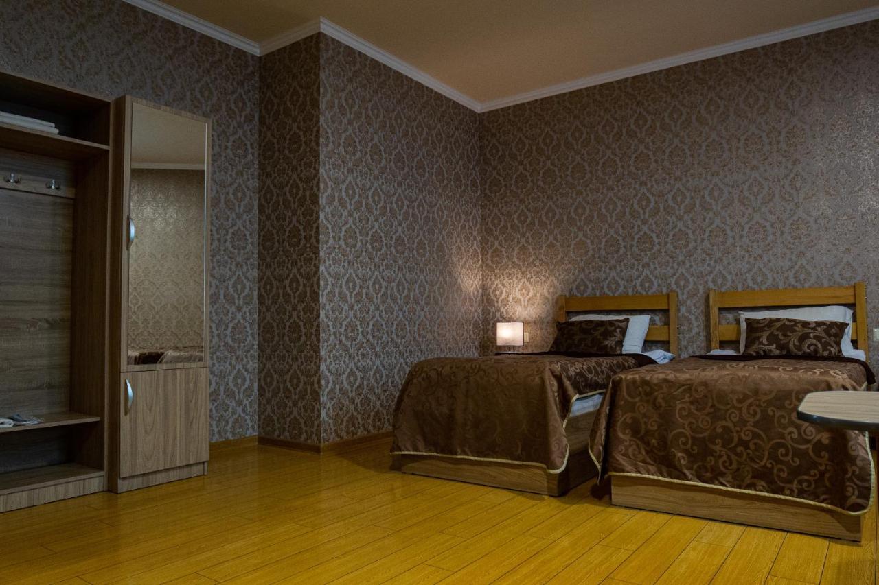 Inga Hotel Erevan Esterno foto