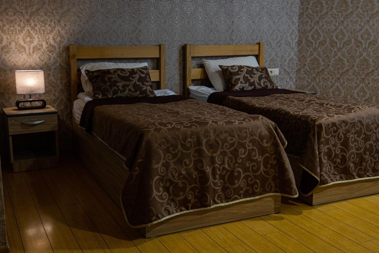 Inga Hotel Erevan Esterno foto
