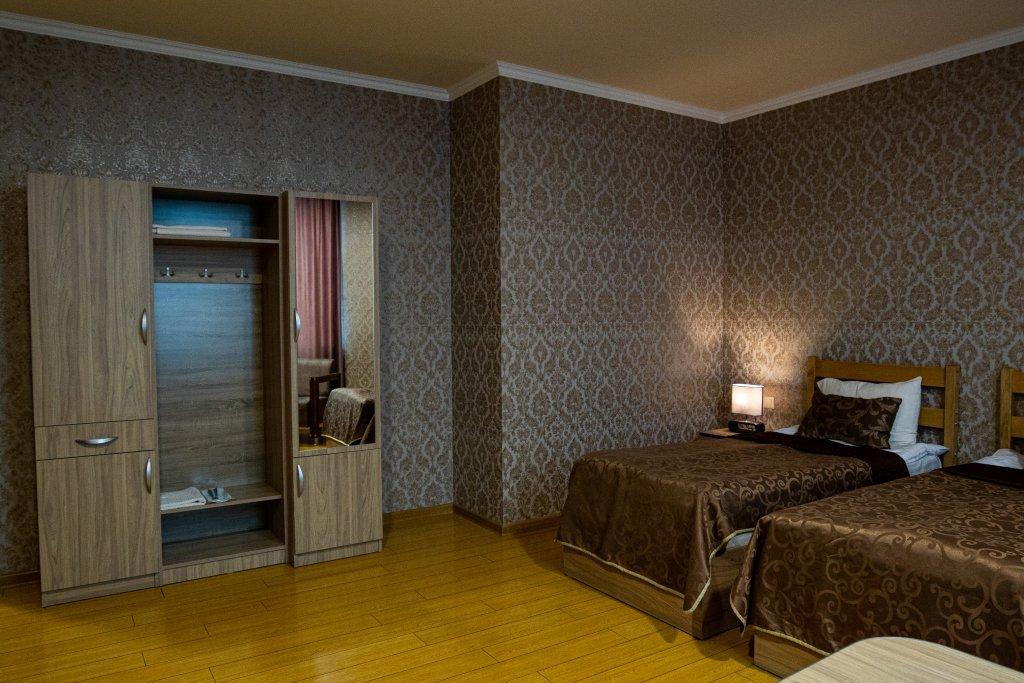 Inga Hotel Erevan Esterno foto