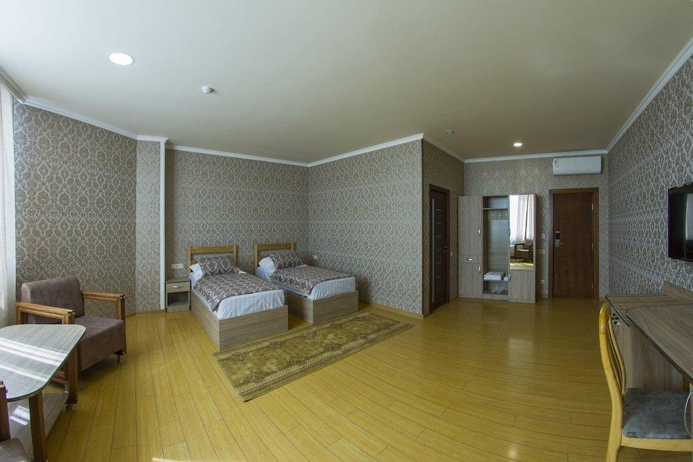 Inga Hotel Erevan Esterno foto