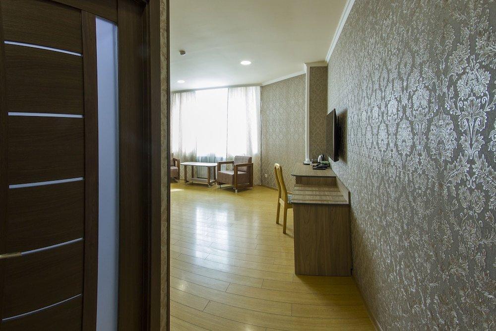 Inga Hotel Erevan Esterno foto