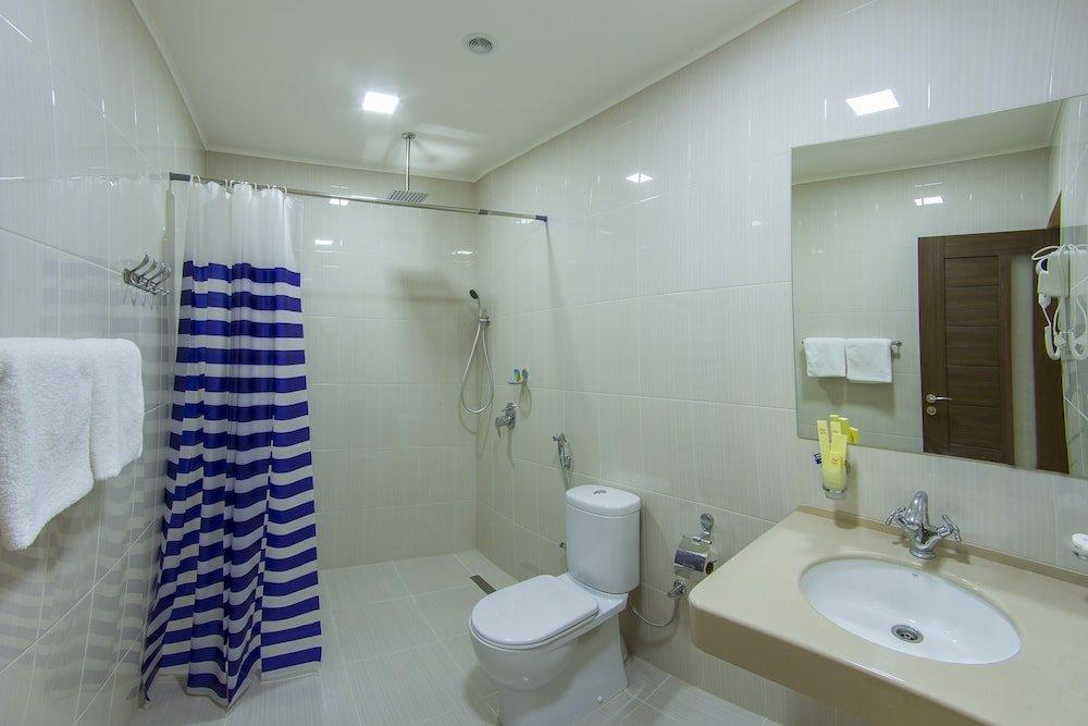 Inga Hotel Erevan Esterno foto