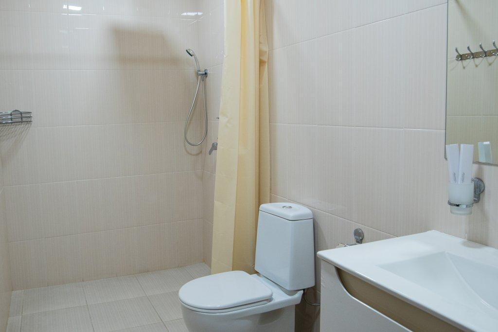Inga Hotel Erevan Esterno foto